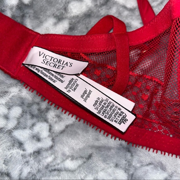 🌸 Victoria’s Secret Incredible Plunge Bra - Picture 11 of 11